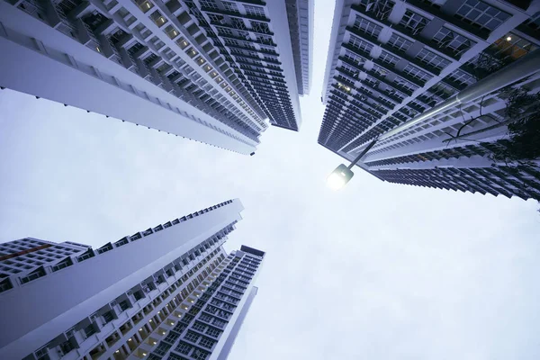 Nízkoúhlý Pohled Moderní Budovy Singapuru — Stock fotografie