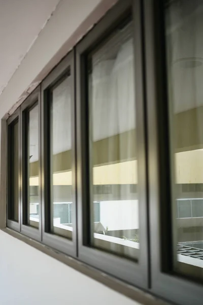 Modernes Bürogebäude Mit Getönten Fenstern Urbane Architektur Hochwertiges Foto — Stockfoto