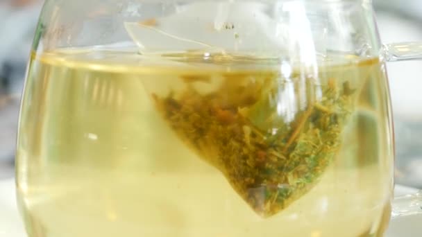 Zielona Herbata Torebka Stole Zbliżenie — Wideo stockowe