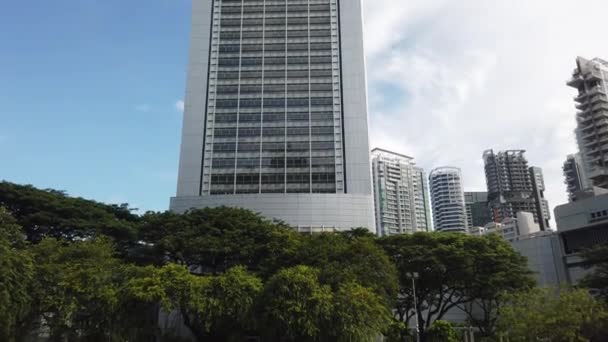 Singapore June 2022 Street View Singtel Company Logo — Vídeos de Stock