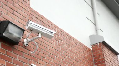 CCTV güvenlik kamerası açık havada çalışıyor. ,