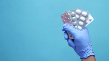 Doktorun eli su topladı. Yakın çekim. ,