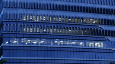 Singapur 1 Haziran 2022. Finansal yapı üzerine UBS banka logosu,