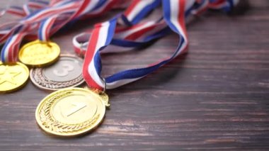 Renk arkaplanına karşı Birincilik Throphy.
