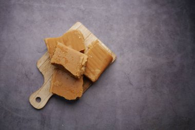  Geleneksel baston şeker küpü. .