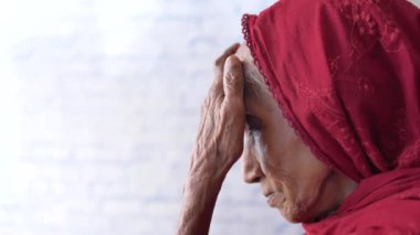  Yaşlı Asyalı kadınlar fotokopi alanından muzdarip. ,