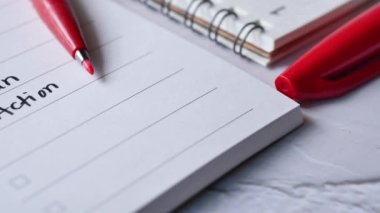 Not defterindeki planlama hedeflerinde tik işareti ,