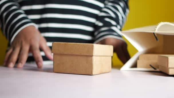 Men Hand Pick Gift Box Table — Video Stock