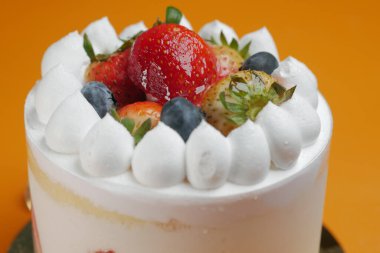 Çilekli pasta. Kapatın. ,