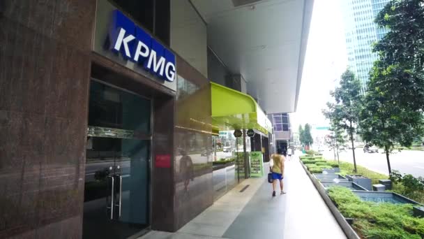 Сінгапур Дзюн 2022 Логотип Фірми Kpmg Фінансовому Будівництві — стокове відео