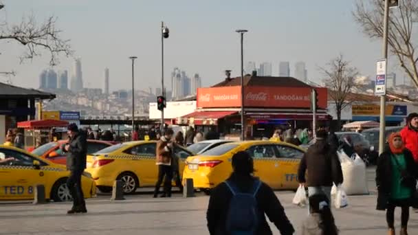 Turkey Istanbul January 2022 Yellow Taxi Pickup Passenger Taxi Stand — Stockvideo