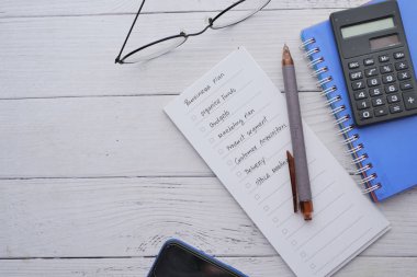 Not defterindeki planlama hedeflerinde tik işareti ,