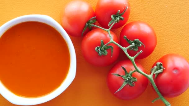 테이블 평면도에 토마토 — 비디오
