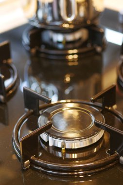 Gaz sobası mavi alevden çıkıyor. ,