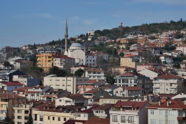 İstanbul 'daki konut binalarının yüksek açılı görüntüsü.