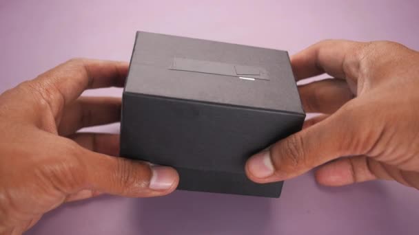 Penutup Arloji Tua Perak Dalam Kotak Foto Berkualitas Tinggi — Stok Video