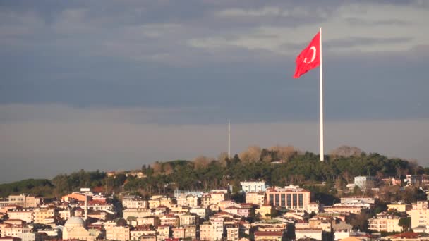 Lage Hoek Uitzicht Turkse Vlag Tegen Lucht — Stockvideo