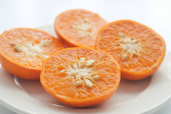 그릇에 오렌지 열매를 — 스톡 사진