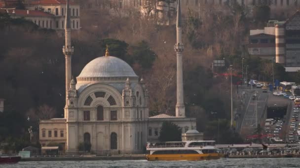 Bersejarah Arsitektur Masjid Dan Feri Sungai Istanbul — Stok Video