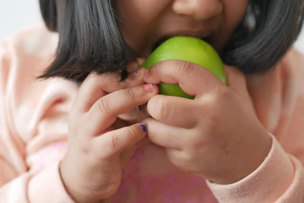 Child Eating Apple Close — Stock Photo, Image