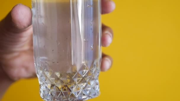Holding Dirty Bottle Water — Αρχείο Βίντεο