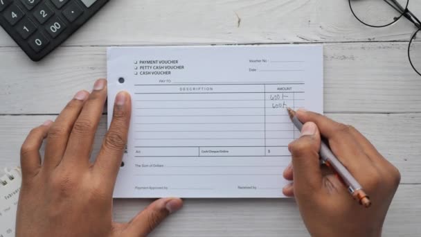 Man Writes Payment Due Paper Form — Stock videók