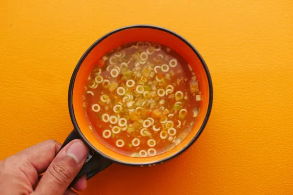 Tasse Soupe Instantanée Dans Une Tasse Sur Table — Photo