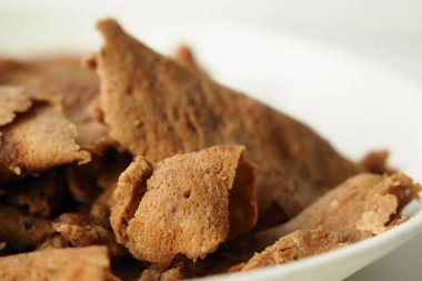 Tabaktaki donör kebabının detaylı görüntüsü