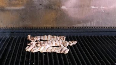 Izgarada alevli biftek.