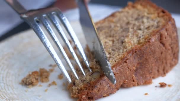 Çikolatalı Keki Bıçakla Kesmek — Stok video