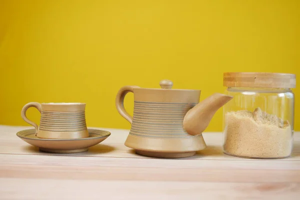 Καφέ Ζάχαρη Ένα Δοχείο Και Φλιτζάνι Τσάι Στο Τραπέζι — Φωτογραφία Αρχείου