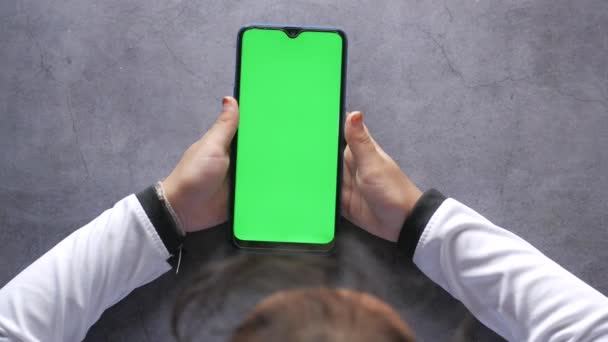 Mano Niño Con Pantalla Verde Chroma Key Smartphone — Vídeos de Stock