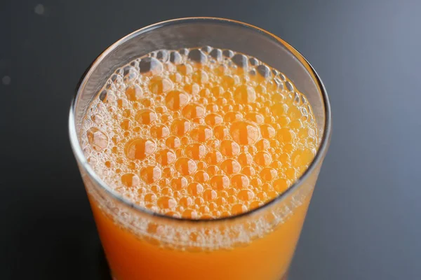 Glas Sinaasappelsap Buiten — Stockfoto