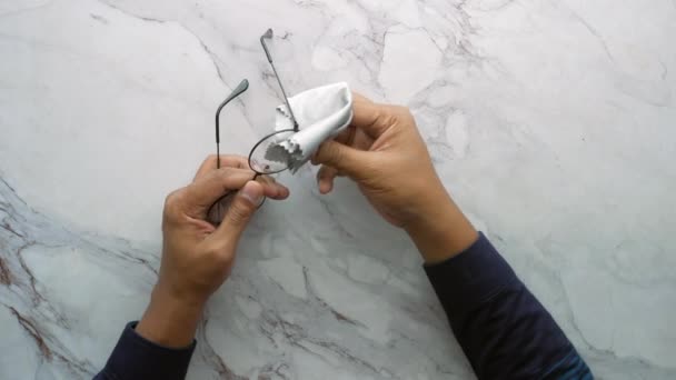 Cleaning Eyeglass Tissue Close — Vídeo de Stock