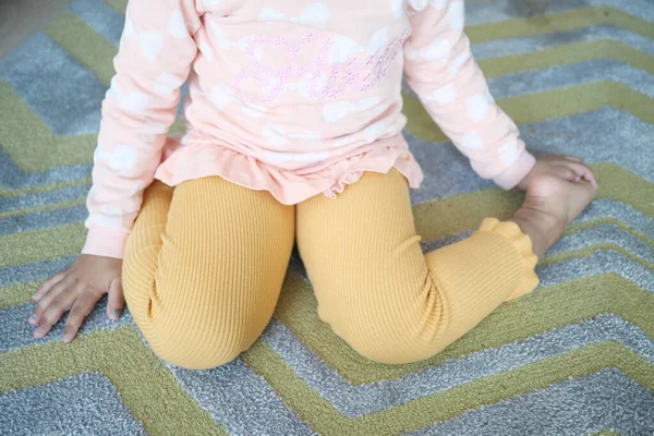 Child Sitting Posture Floor — Stok fotoğraf