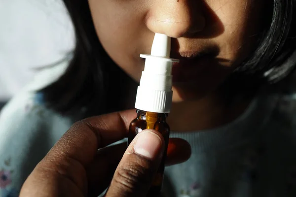 Close Sick Child Using Nasal Medicine Spray — Foto Stock