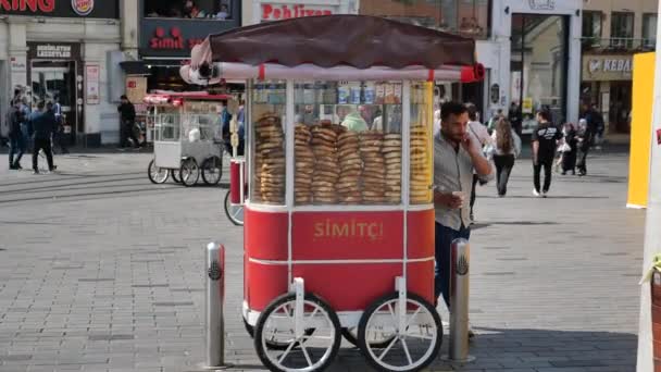Turcja Marca 2023 Turkish Bagel Simit Sprzedaje Się Placu Taqsim — Wideo stockowe