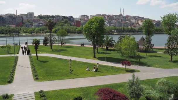 Turquía Istanbul Mayo 2023 Familia Pasar Tiempo Calidad Parque Público — Vídeos de Stock