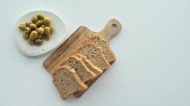 Kavanozda ızgara zeytin ,