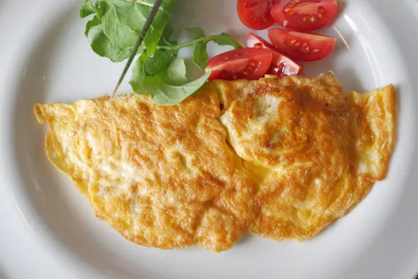Eating Plain Egg Omelette Table — Stock Photo, Image
