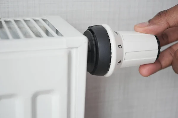 Radiador Calefacción Contra Pared Blanca —  Fotos de Stock