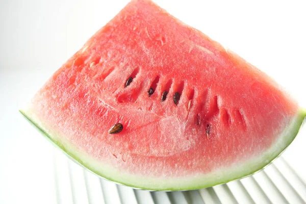Nahaufnahme Von Scheibe Wassermelone Auf Weißem Hintergrund — Stockfoto
