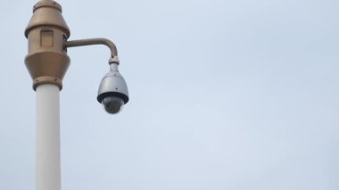CCTV güvenlik kamerası açık havada çalışıyor. ,