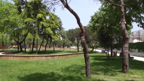 Turecko Istanbul Května 2023 Rodina Tráví Kvalitní Čas Veřejném Parku — Stock video
