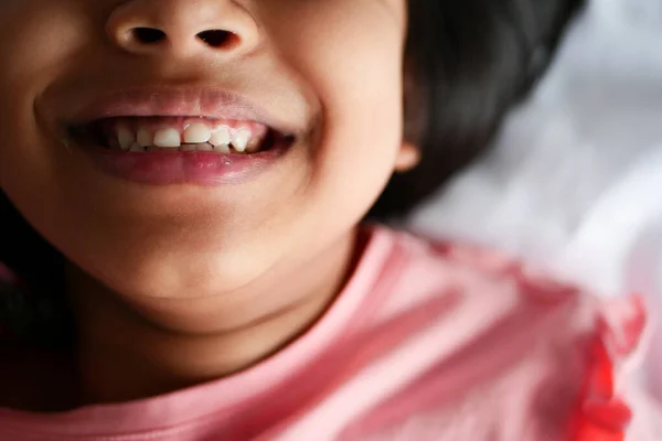 Child Smiling Healthy White Teeth — Stock Photo, Image