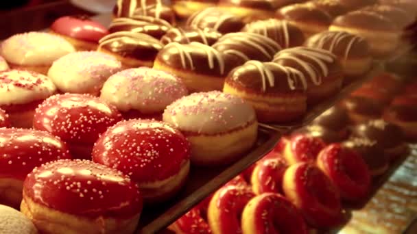 Schokoladen Donuts Zum Verkauf Lokalen Geschäft — Stockvideo
