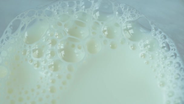 Крупним Планом Склянку Молока Ложки Столі — стокове відео