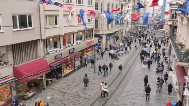 Taksim Meydanı Nda Yürüyen Insanlar — Stok video