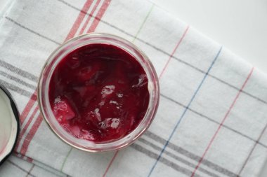  kaşık seçmeli çilekli kek,