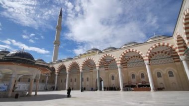 Türkiye istanbul 12 Ocak 2023. Camlica Camii Asya 'nın en büyük camii. .